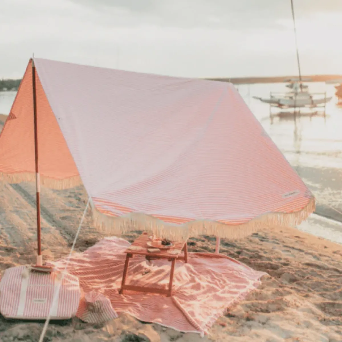 business__pleasure_premiu_1-6.webp minnow Accessories<Business & Pleasure Premium Beach Tent, Pink Stripe