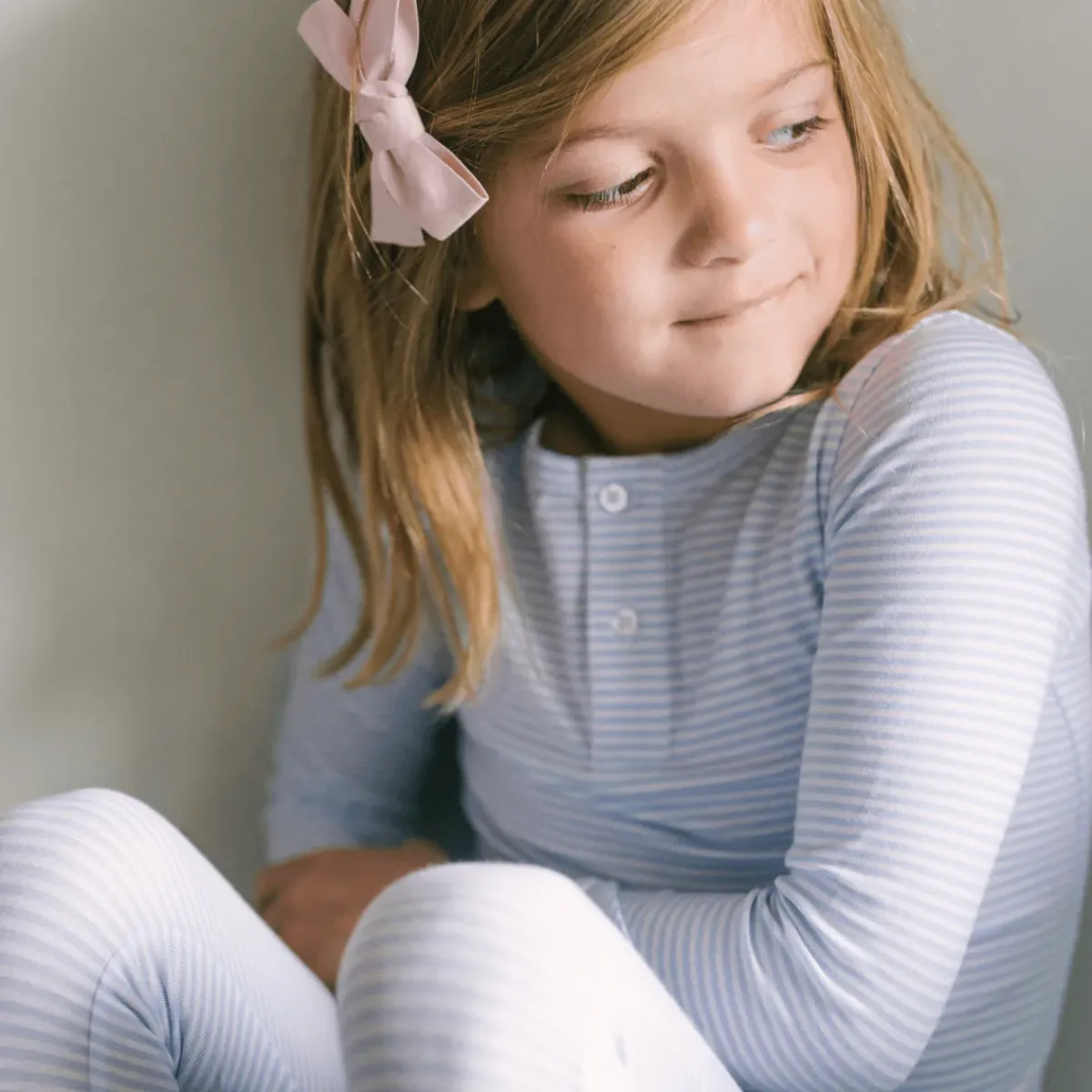 unisex_pima_pajamas_set_5.webp minnow Sleepwear<Unisex Pima Pajamas Set Powder Blue Stripe